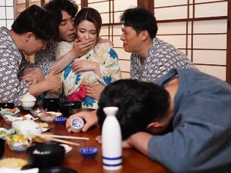đưa bà xã đi suối nước nóng, anh xã không biết vợ yêu bị người khác xxx sấp mặt